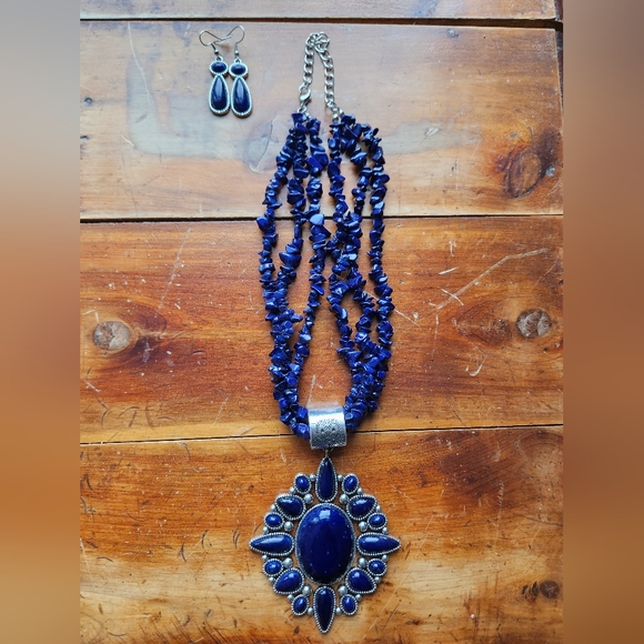 Blue Lapis Lazuli inspired Necklace with Earrings Set - Picture 4 of 17